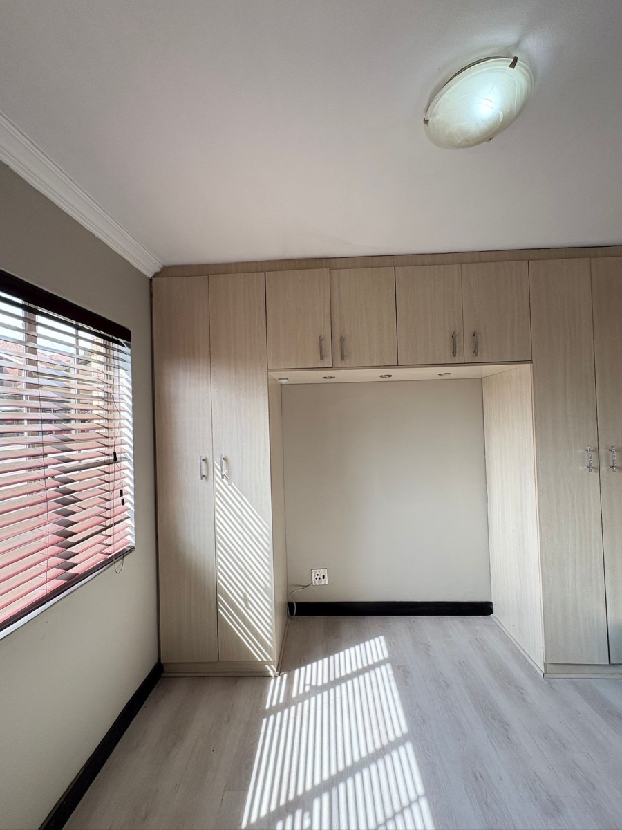 2 Bedroom Property for Sale in Allandale Gauteng