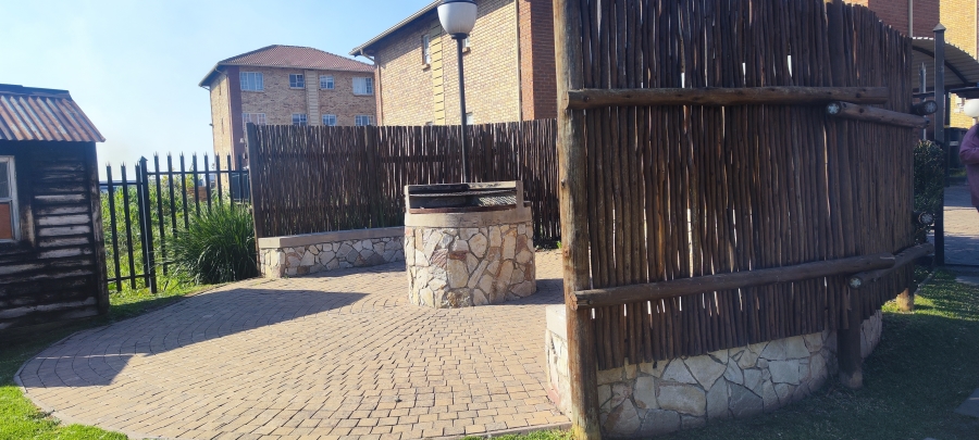2 Bedroom Property for Sale in Allandale Gauteng