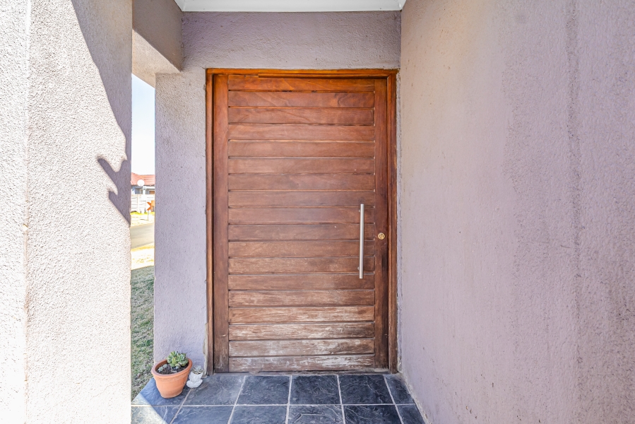 3 Bedroom Property for Sale in Terenure Gauteng