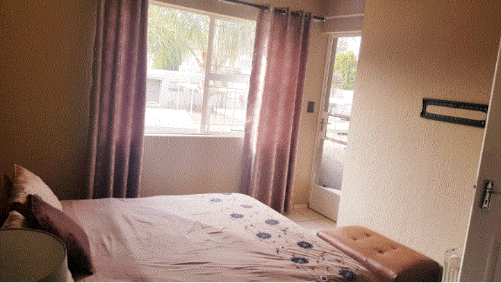 2 Bedroom Property for Sale in Weltevreden Park Gauteng