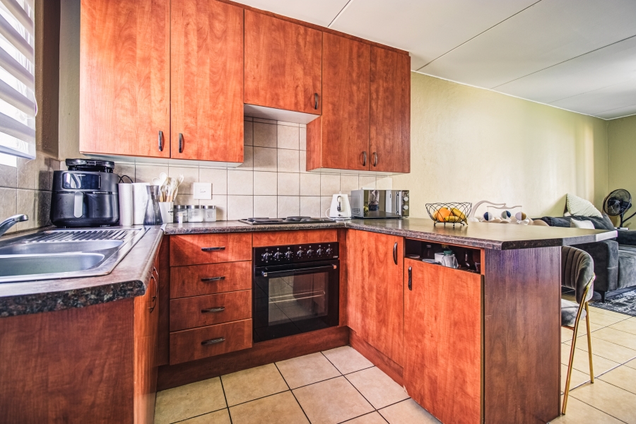 2 Bedroom Property for Sale in Birchleigh Gauteng