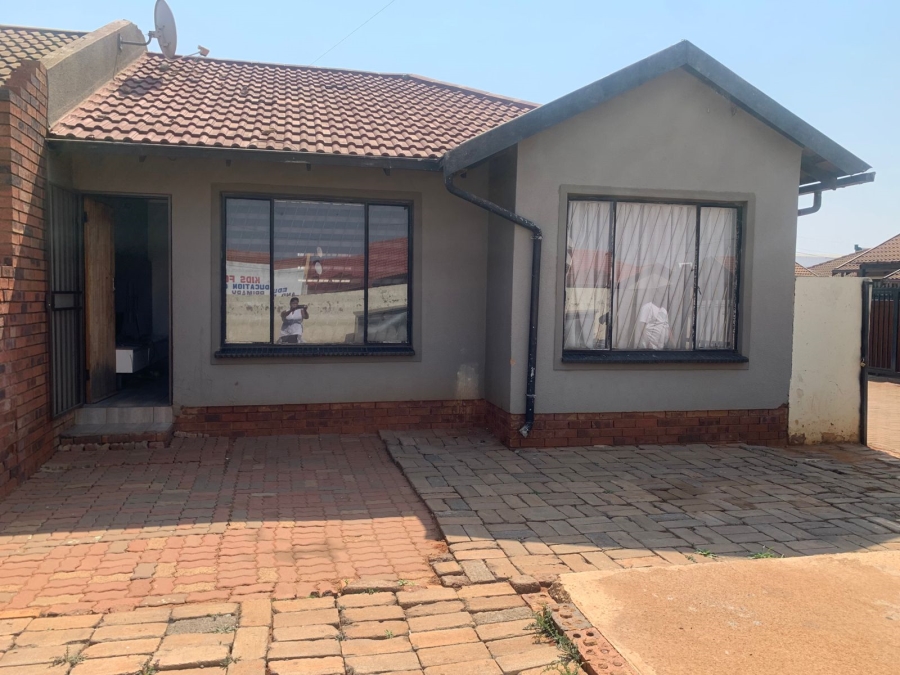 3 Bedroom Property for Sale in Protea Glen Gauteng