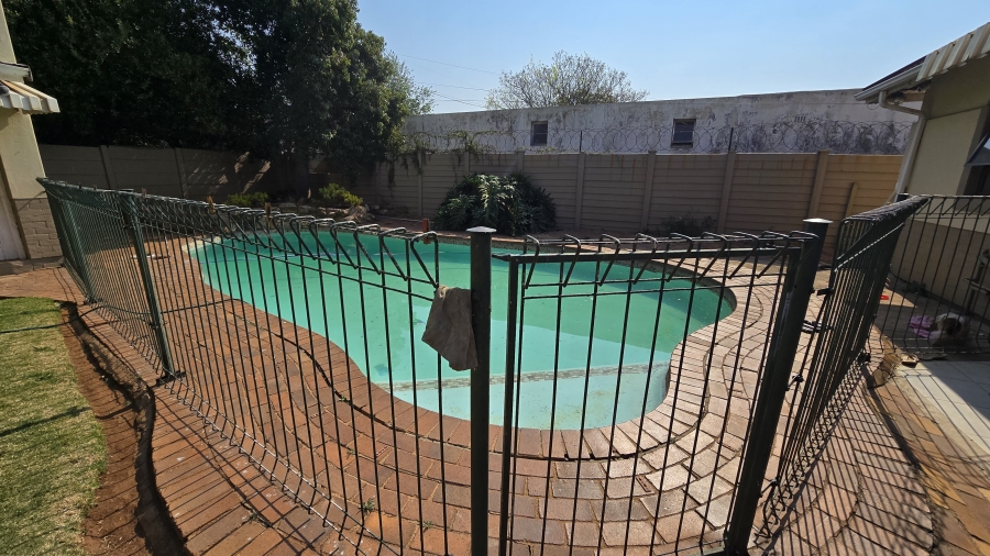 3 Bedroom Property for Sale in Discovery Gauteng