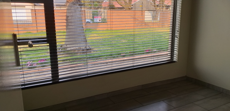 4 Bedroom Property for Sale in Farrarmere Gauteng
