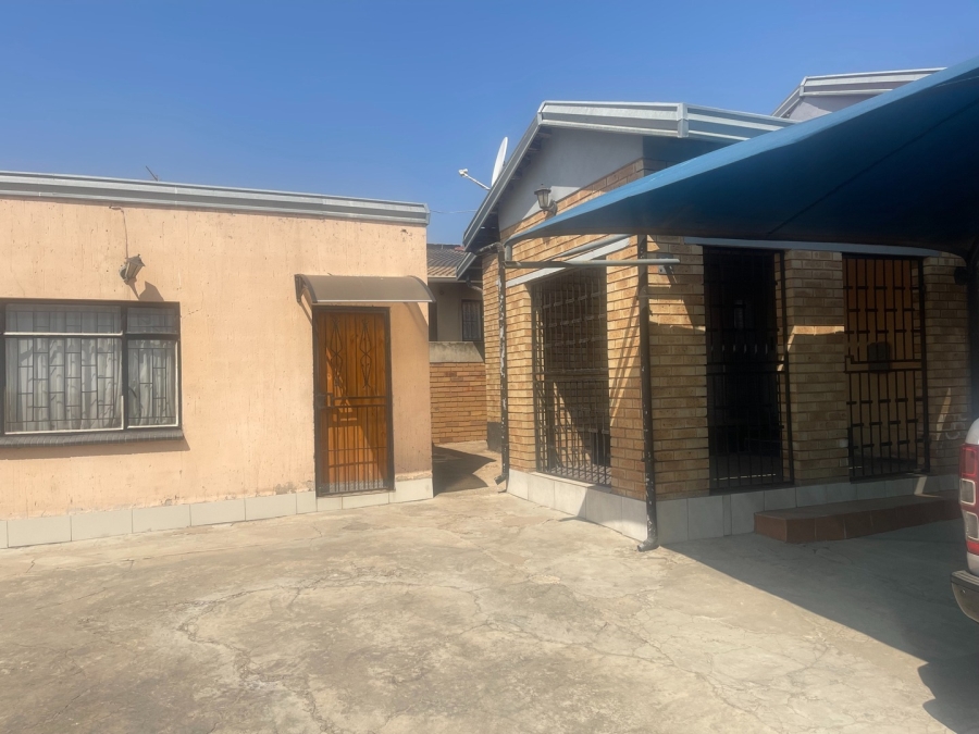 3 Bedroom Property for Sale in Khatamping Gauteng