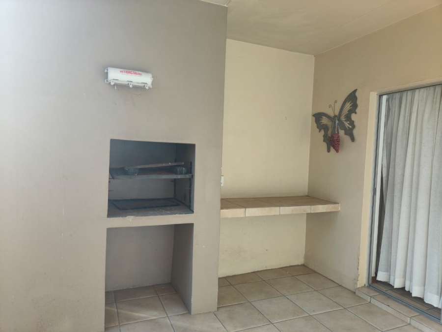 2 Bedroom Property for Sale in Sundowner Gauteng