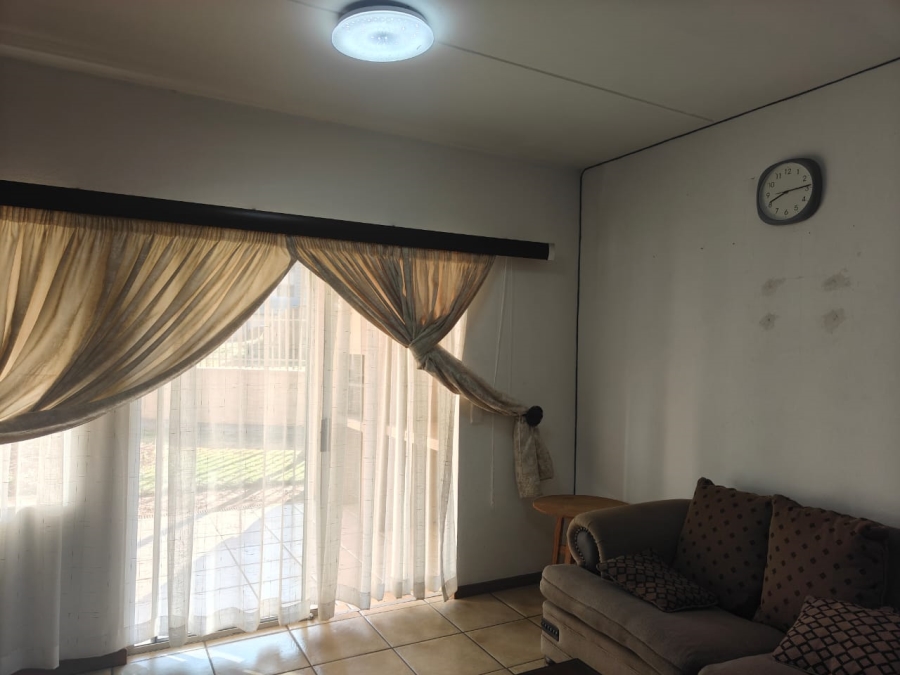 2 Bedroom Property for Sale in Sundowner Gauteng