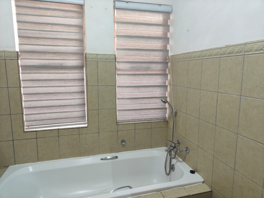 2 Bedroom Property for Sale in Sundowner Gauteng