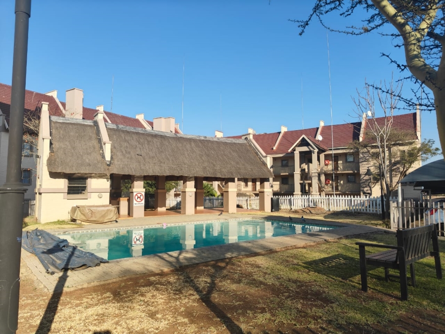 2 Bedroom Property for Sale in Sundowner Gauteng