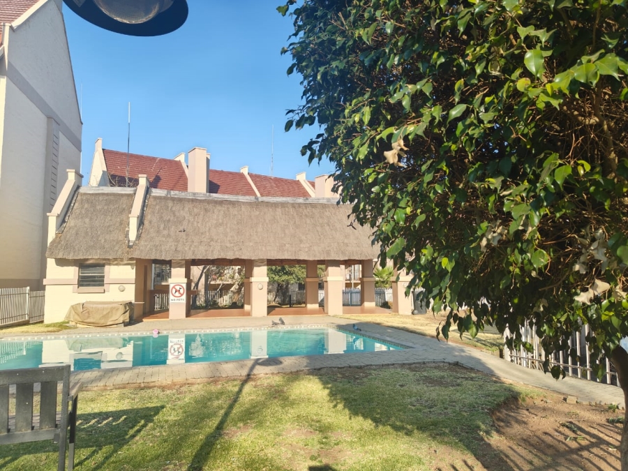 2 Bedroom Property for Sale in Sundowner Gauteng