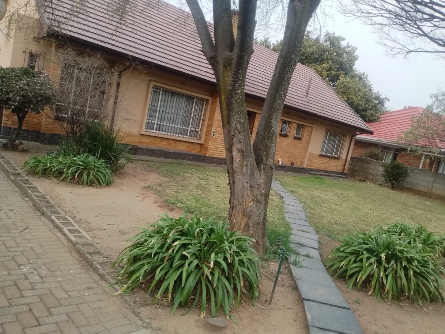 3 Bedroom Property for Sale in Selcourt Gauteng