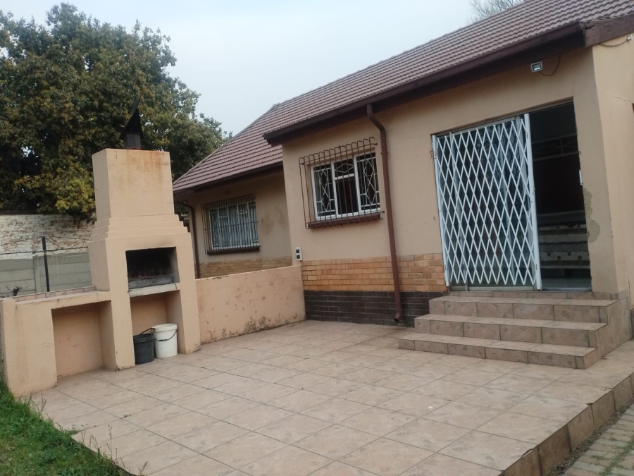 3 Bedroom Property for Sale in Selcourt Gauteng