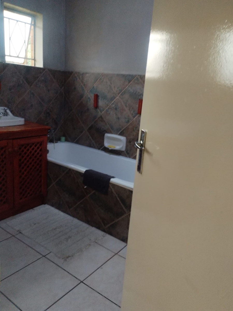 3 Bedroom Property for Sale in Selcourt Gauteng