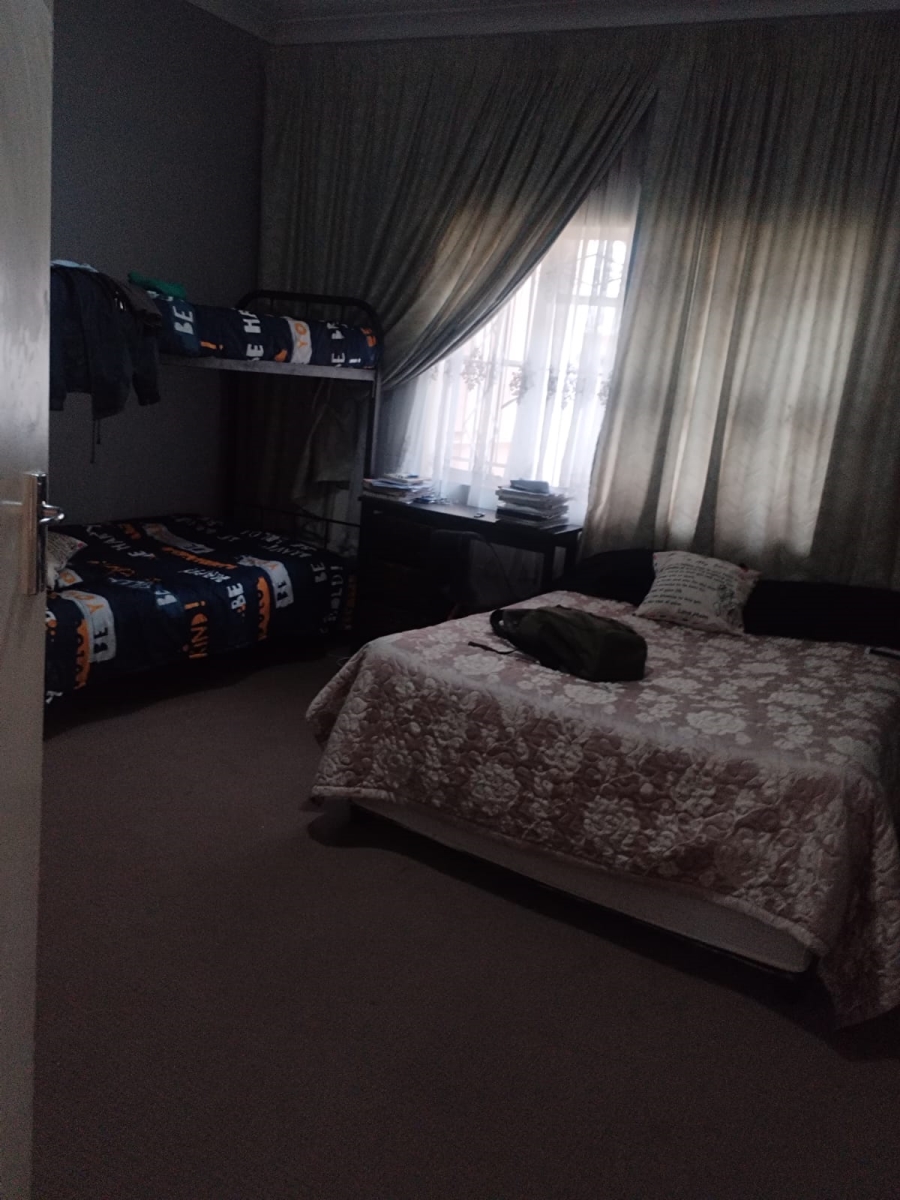 3 Bedroom Property for Sale in Selcourt Gauteng