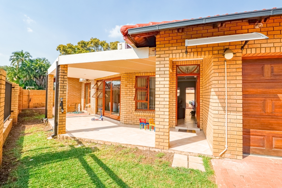 3 Bedroom Property for Sale in Silver Lakes Golf Estate Gauteng