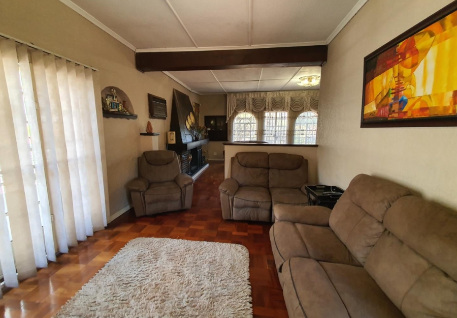 3 Bedroom Property for Sale in Cyrildene Gauteng