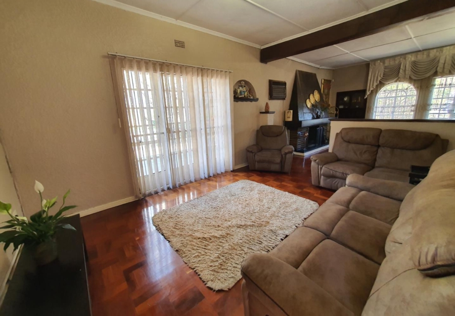 3 Bedroom Property for Sale in Cyrildene Gauteng