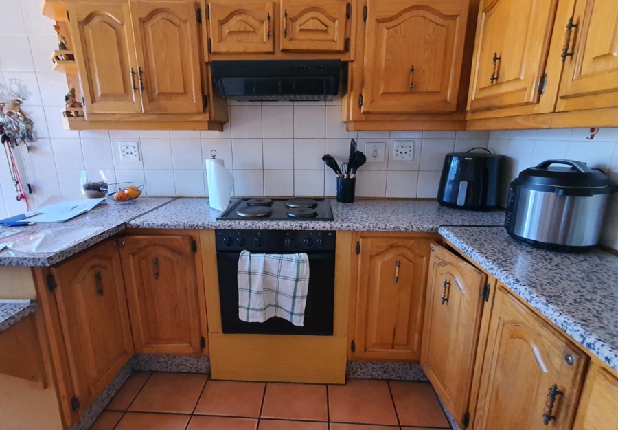 3 Bedroom Property for Sale in Cyrildene Gauteng
