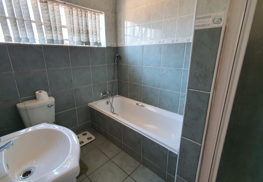 3 Bedroom Property for Sale in Cyrildene Gauteng