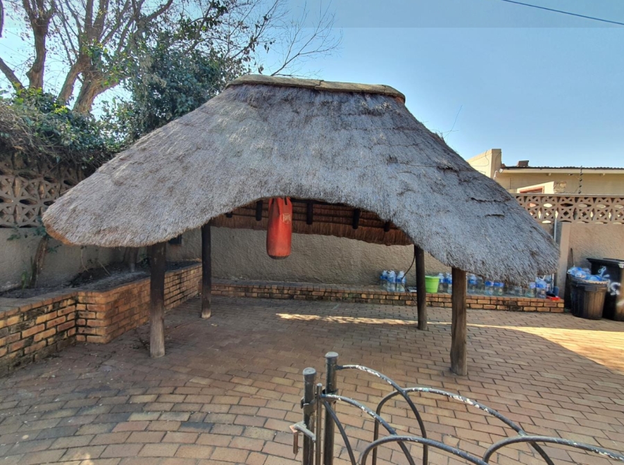 3 Bedroom Property for Sale in Cyrildene Gauteng