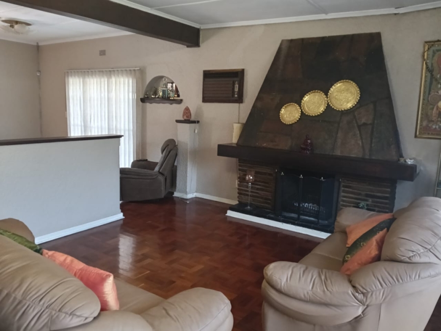 3 Bedroom Property for Sale in Cyrildene Gauteng