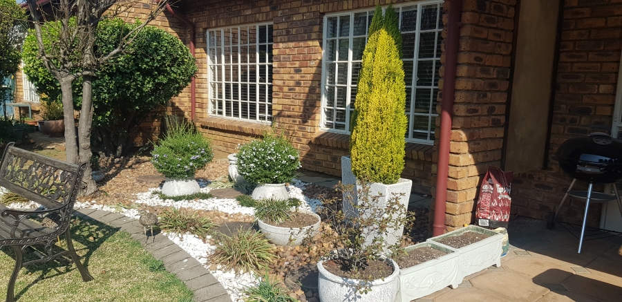 2 Bedroom Property for Sale in Sunair Park Gauteng