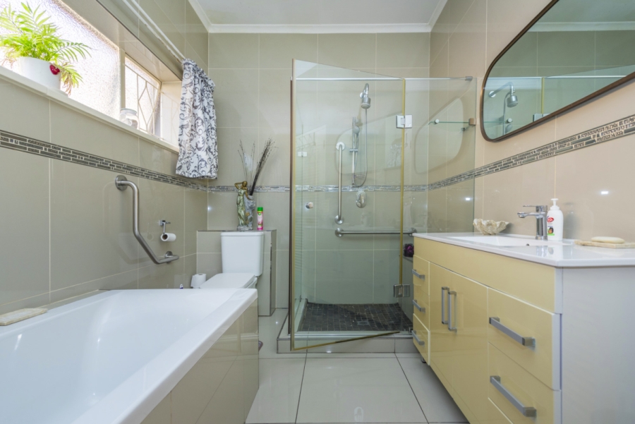 4 Bedroom Property for Sale in Kensington Gauteng
