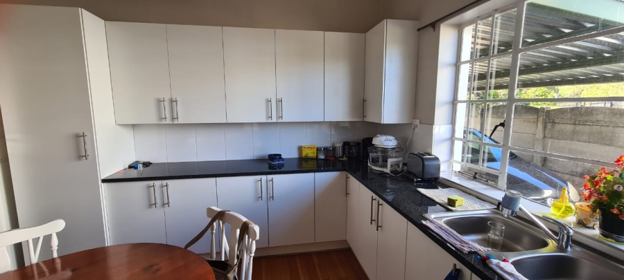 To Let 3 Bedroom Property for Rent in Farrarmere Gauteng