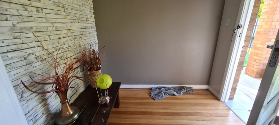 To Let 3 Bedroom Property for Rent in Farrarmere Gauteng