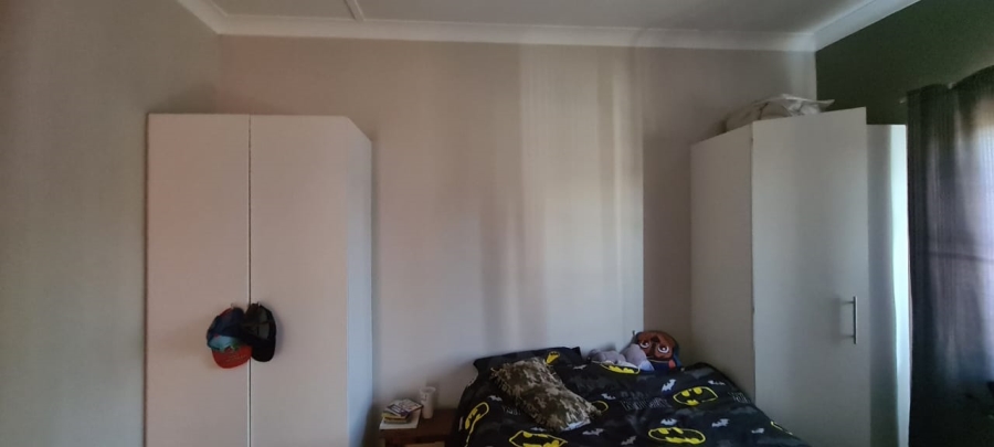 To Let 3 Bedroom Property for Rent in Farrarmere Gauteng