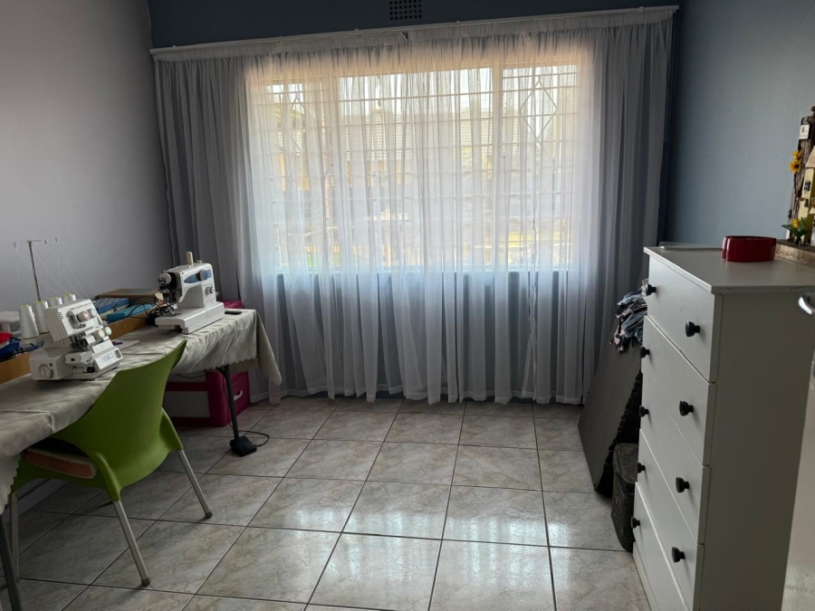 3 Bedroom Property for Sale in Brackendowns Gauteng