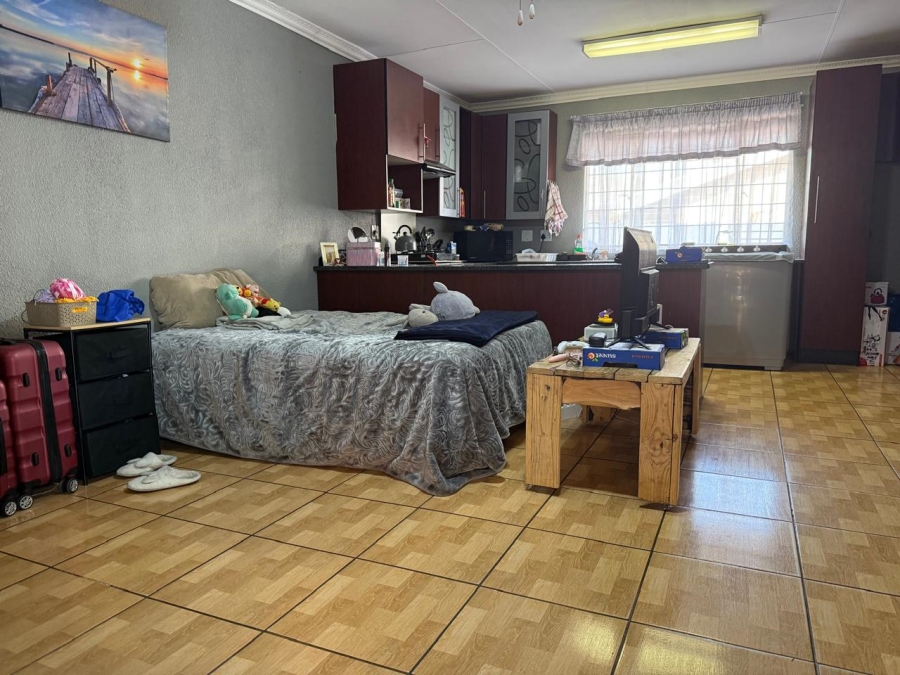 3 Bedroom Property for Sale in Brackendowns Gauteng