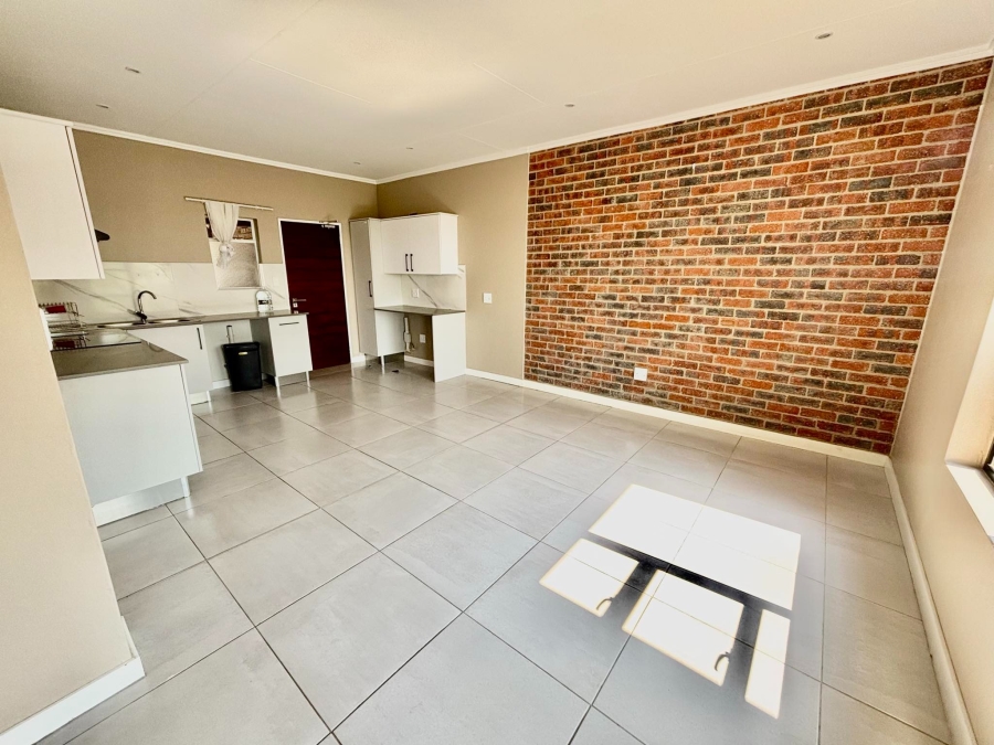 To Let 2 Bedroom Property for Rent in Craighall Park Gauteng
