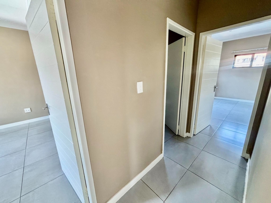 To Let 2 Bedroom Property for Rent in Craighall Park Gauteng