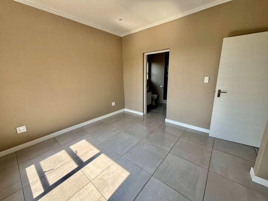 To Let 2 Bedroom Property for Rent in Craighall Park Gauteng