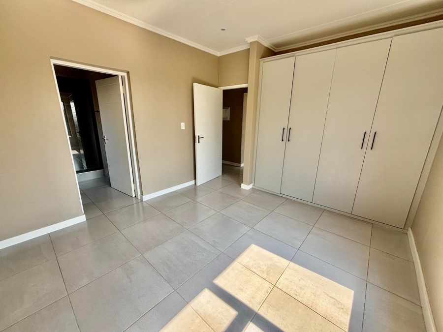 To Let 2 Bedroom Property for Rent in Craighall Park Gauteng