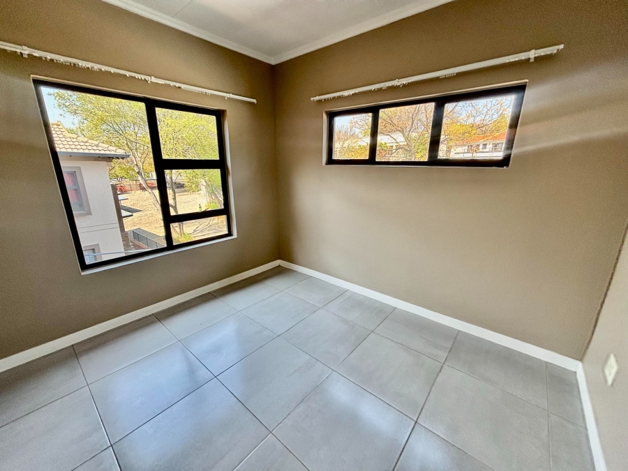 To Let 2 Bedroom Property for Rent in Craighall Park Gauteng
