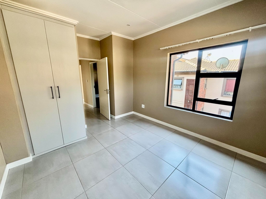 To Let 2 Bedroom Property for Rent in Craighall Park Gauteng