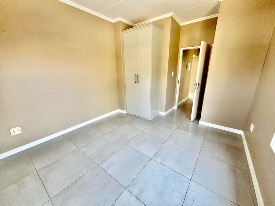 To Let 2 Bedroom Property for Rent in Craighall Park Gauteng