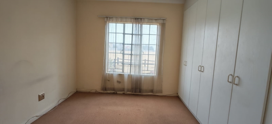 To Let 3 Bedroom Property for Rent in Parkhaven Gauteng