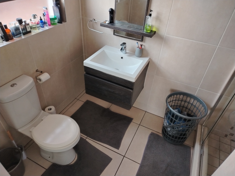 1 Bedroom Property for Sale in Greenstone Hill Gauteng