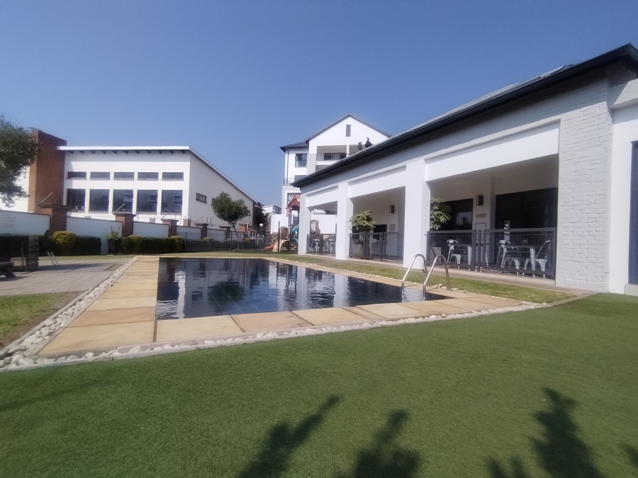 1 Bedroom Property for Sale in Greenstone Hill Gauteng