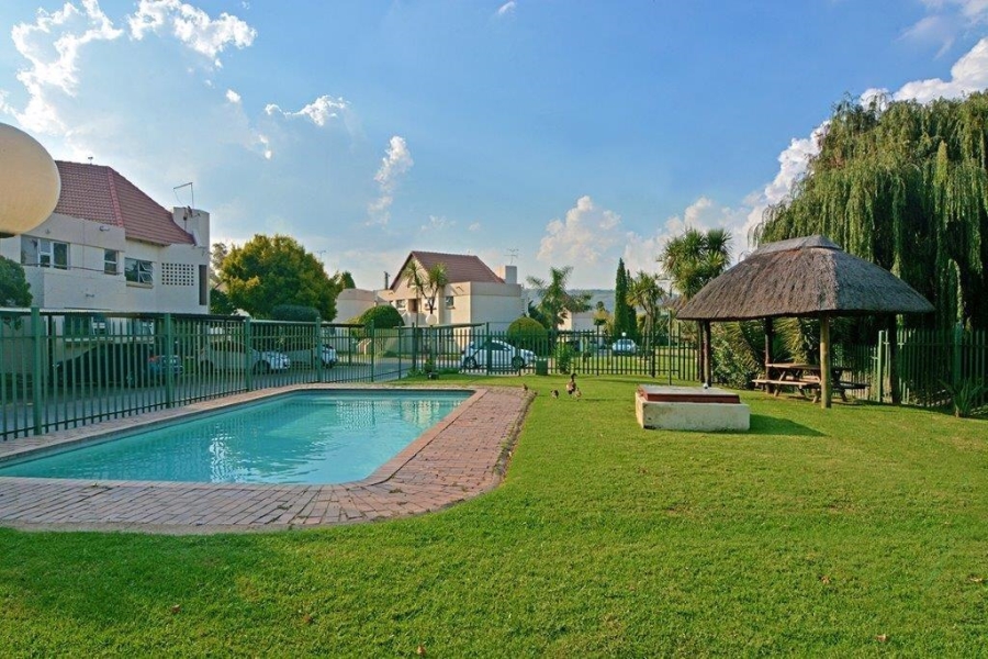 To Let 3 Bedroom Property for Rent in Bedfordview Gauteng
