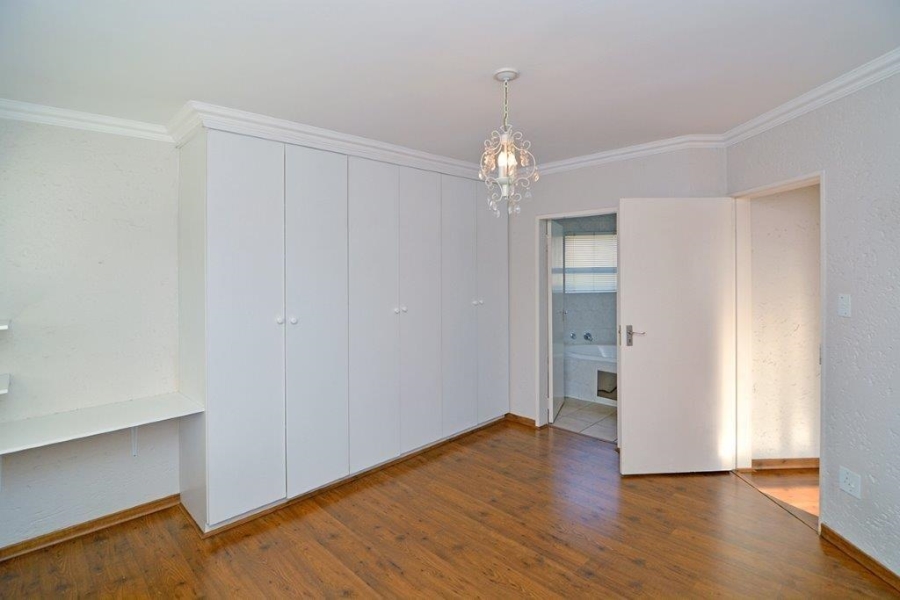 To Let 3 Bedroom Property for Rent in Bedfordview Gauteng