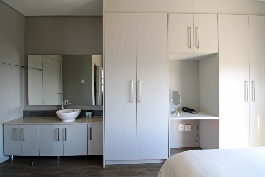 To Let 2 Bedroom Property for Rent in Bryanston Gauteng