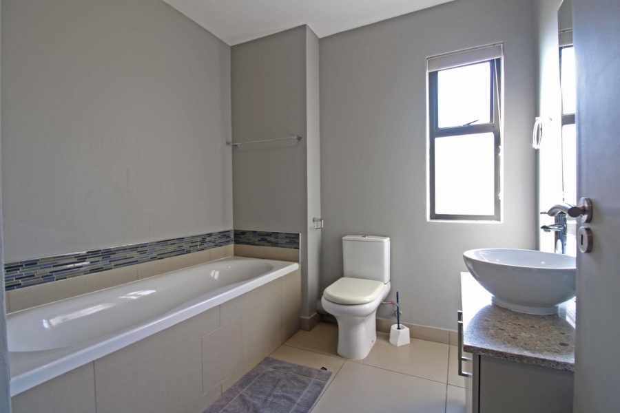 To Let 2 Bedroom Property for Rent in Bryanston Gauteng