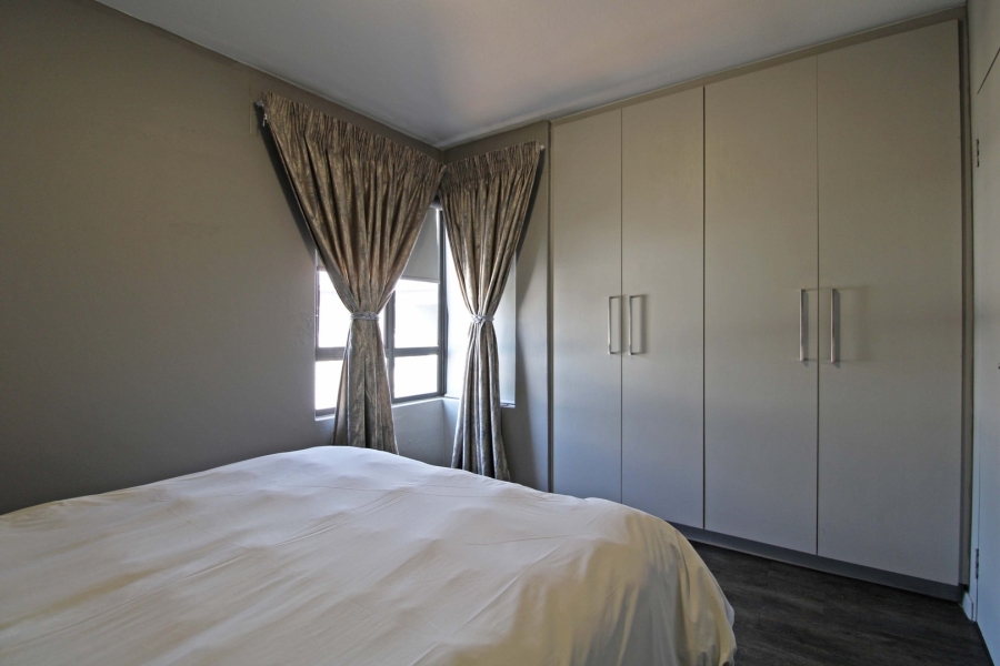 To Let 2 Bedroom Property for Rent in Bryanston Gauteng