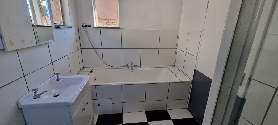 To Let 1 Bedroom Property for Rent in Kensington Gauteng