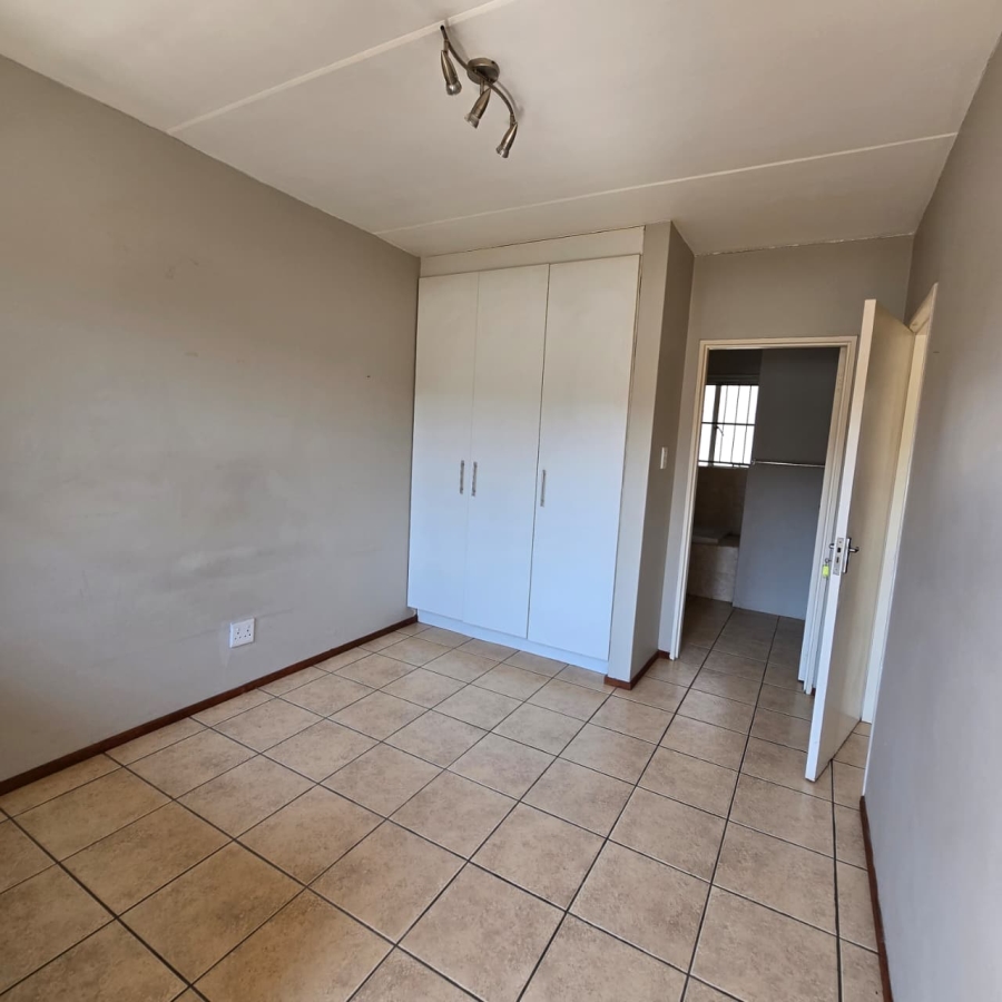To Let 1 Bedroom Property for Rent in Rietfontein Gauteng