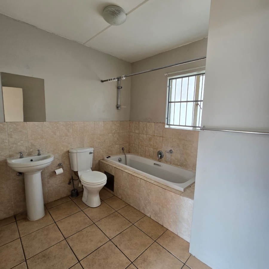To Let 1 Bedroom Property for Rent in Rietfontein Gauteng